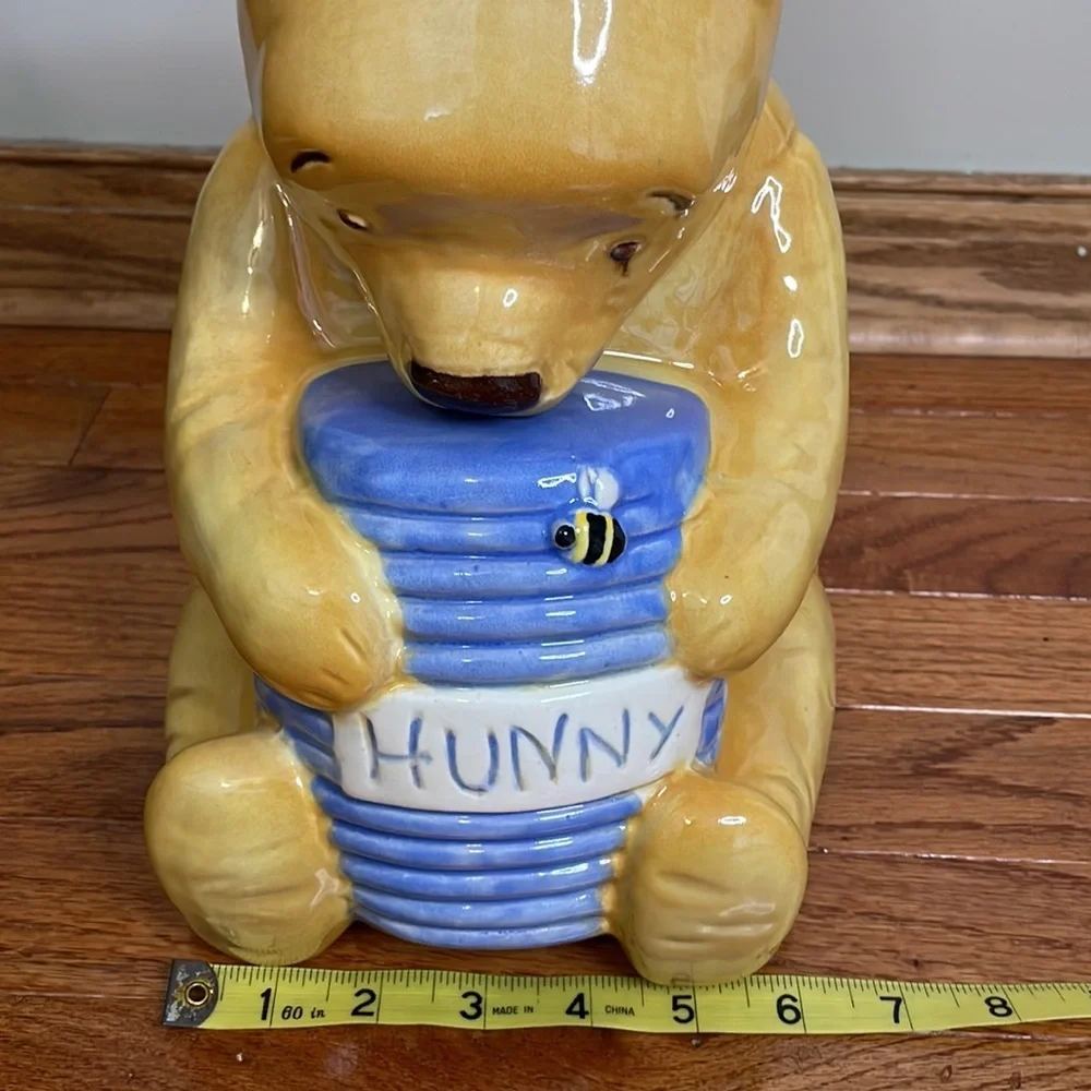 WINNIE‎ THE POOH Ceramic Cookie Jar. Vintage